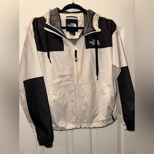 North face Women’s wind breaker